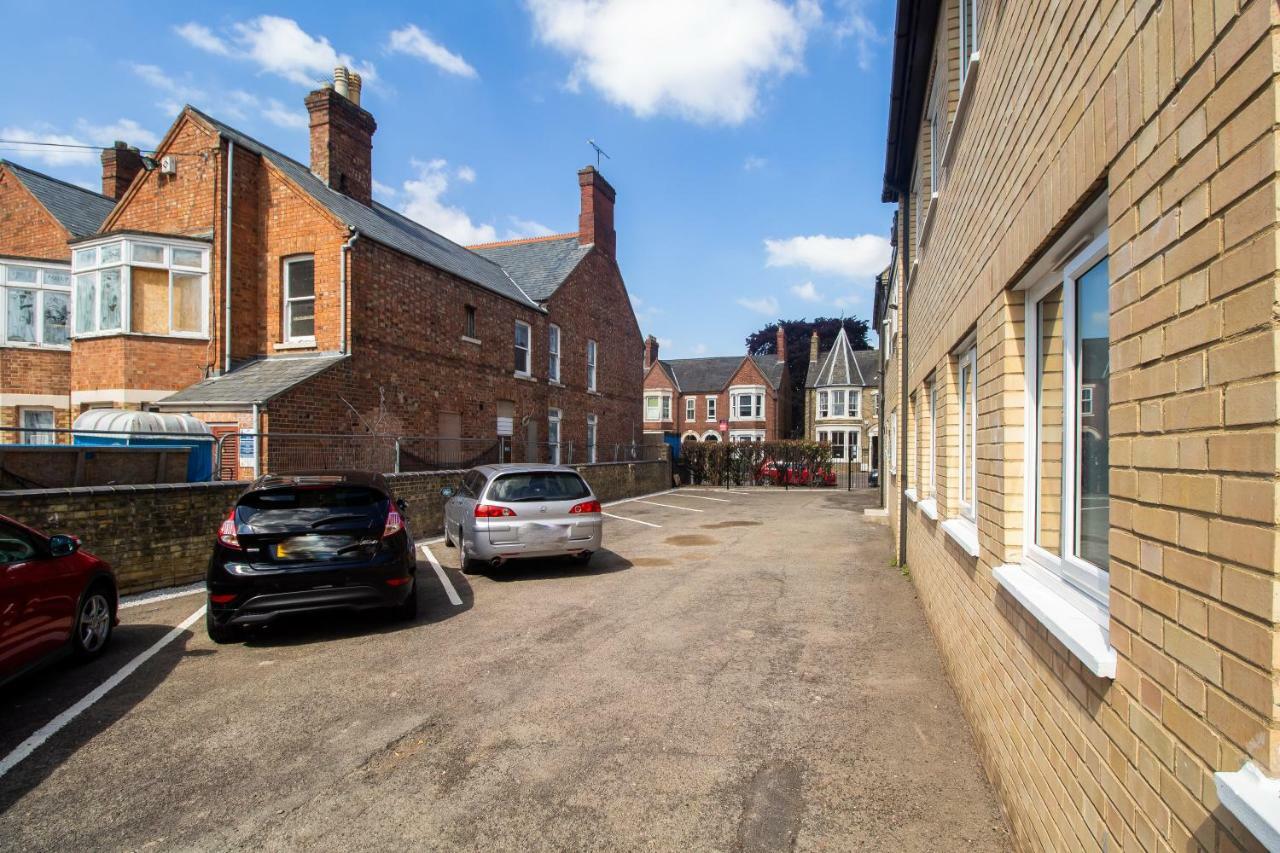 Signature Suites Peterborough Buitenkant foto