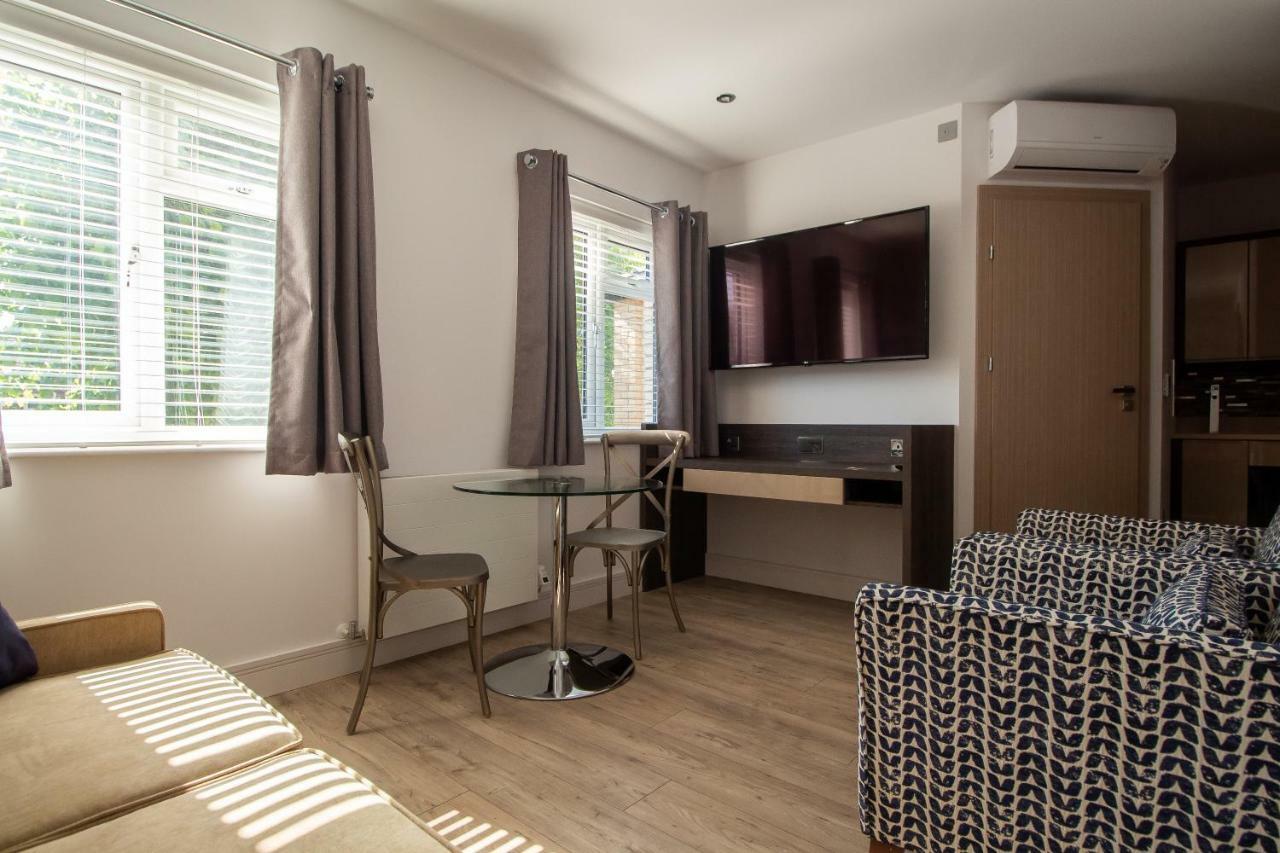 Signature Suites Peterborough Buitenkant foto